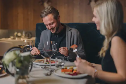 Abendessen im Restaurantbereich „Silberfichte“