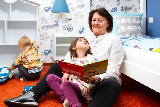 Oma liest vor