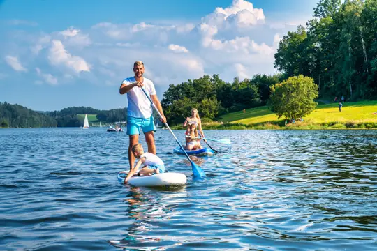 Familienspaß auf dem Wasser