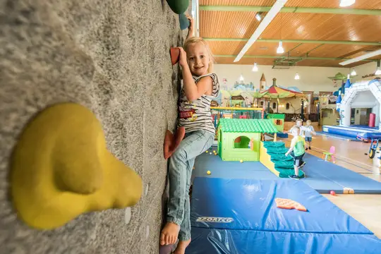 Kinder Kletterwand