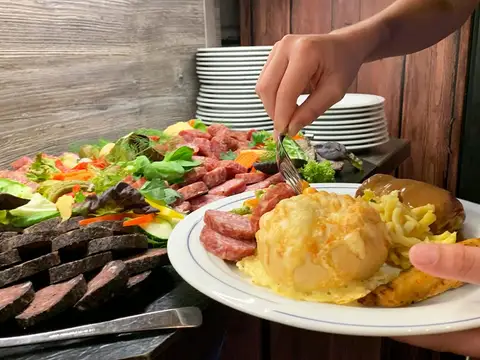 Essen in der Rodenberg Alm