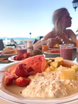 Frühstück auf der Terrasse