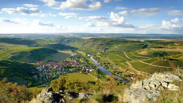 Weitblick vom Lemberg auf Oberhausen an der Nahe