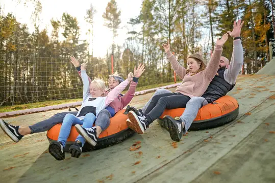 Reifenrodelspaß im Trixi Park