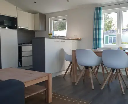 Küche mit kompletter Ausstattung