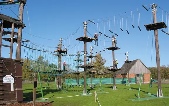 Klettergarten mit modernem Sicherungssystem