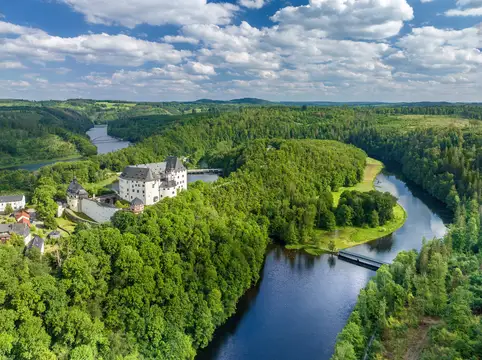 Kulturgenuss am Wasser: Schloss Burgk