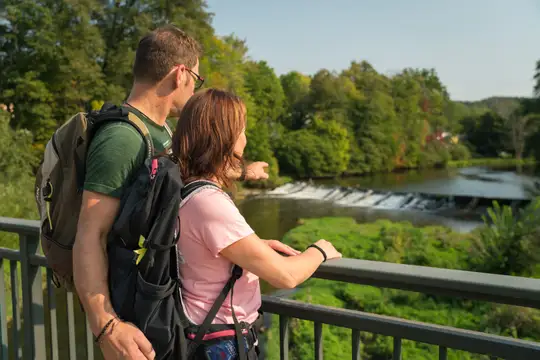 Am Wasser entlang des Elsterperlenwegs