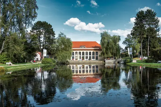 Bad Brambach Kurpark mit Festhalle