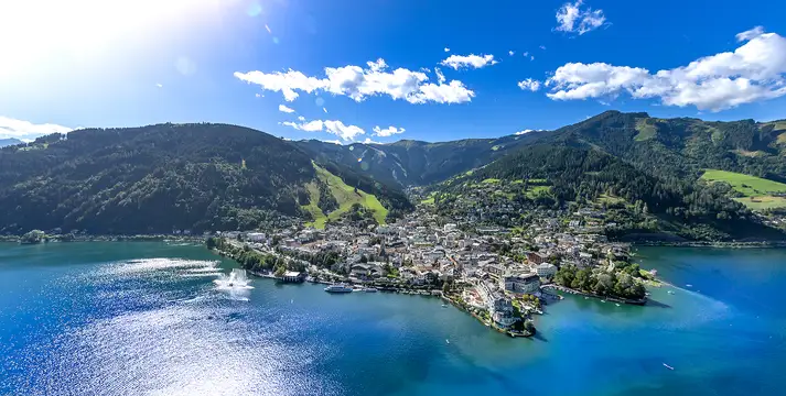 Die Stadt Zell am See – Kaprun mit dem Berg Schmittenhöhe