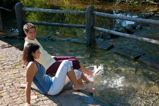 Naturkneippbecken im Gebirgsbach