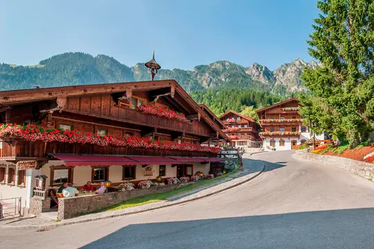 Alpbach Dorfzentrum im Sommer