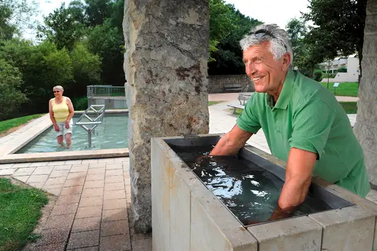 Kneipp-Anlage mit Arm- und Wassertretbecken