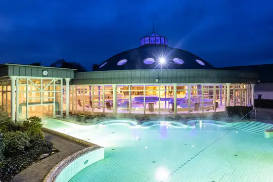 Außenbecken der Römer-Thermen
