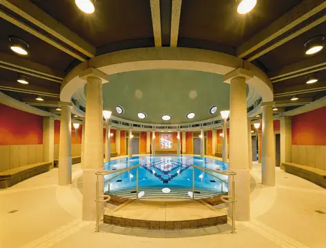 Säulenaußenbecken