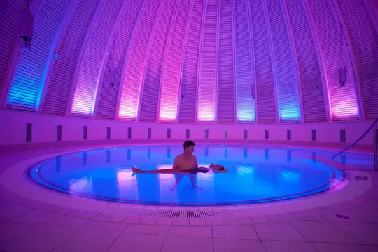 Toskana Therme – Baden in Musik & Licht