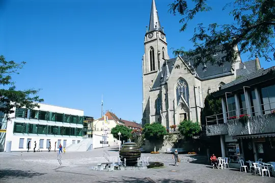 Stadtmitte mit Rathaus und ev. Stadtkirche