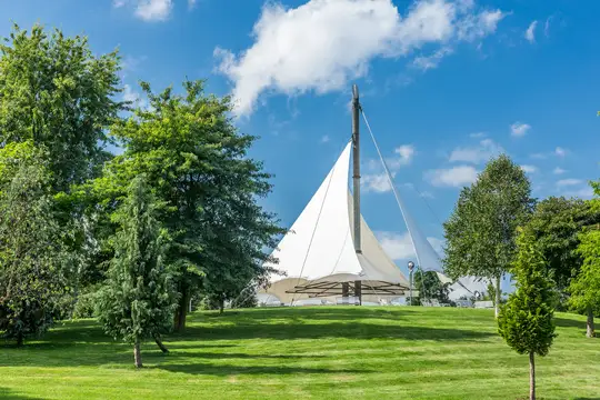 Sonnensegel im Kurpark