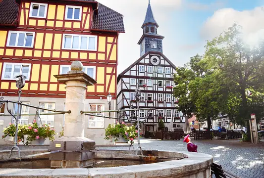 Marktplatz mit Rathaus