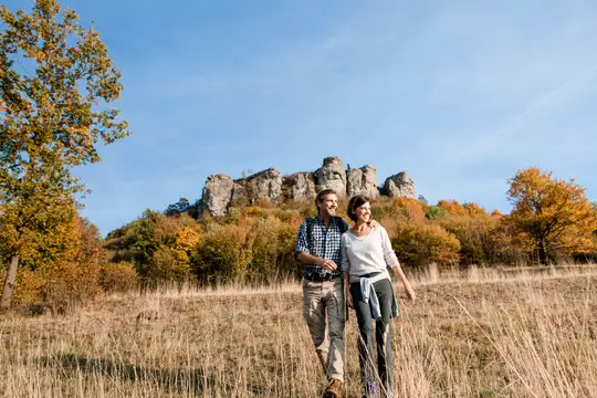 Wandern - im Hintergrund der Staffelberg