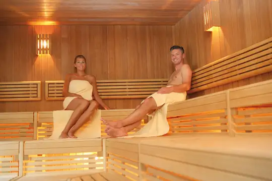 Saunalandschaft in der Vitalium-Therme