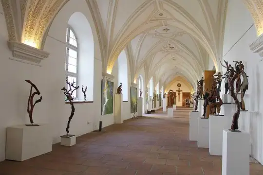 Ausstellung im Kreuzgang des Klosters