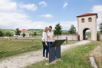 Besucher im Europäischen Kulturpark Bliesbruck-Reinheim in Gersheim