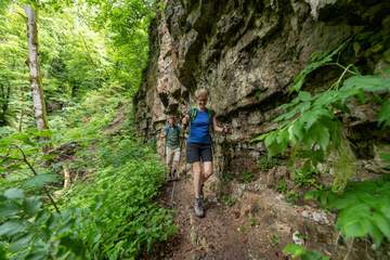 Steile Felswände in den Wutachflühen