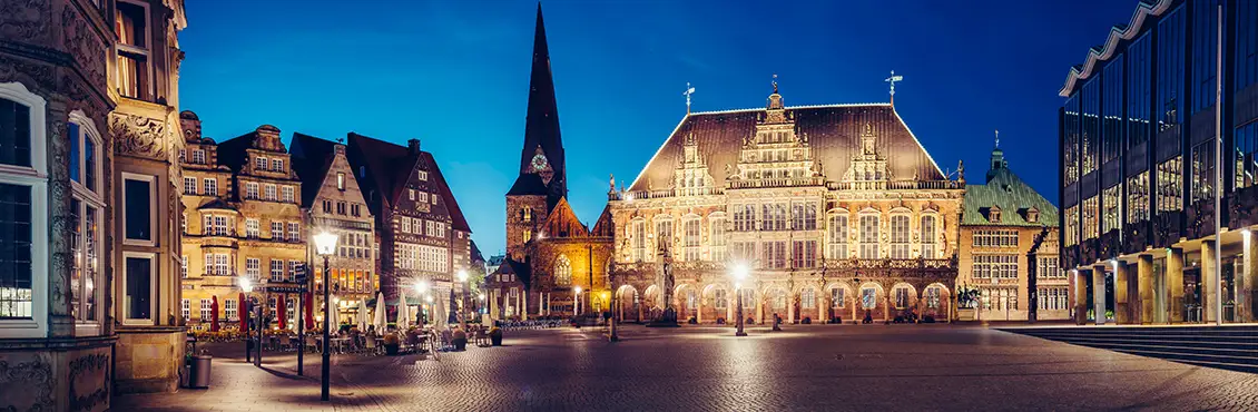 Der Bremer Marktplatz bei Nacht