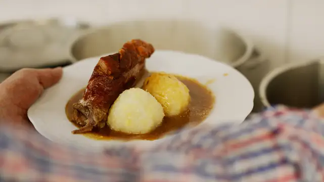 Braten mit Klößen in Seßlach