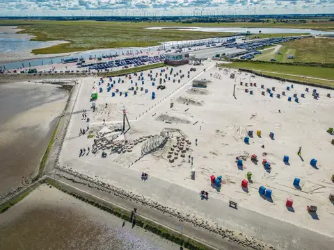 Luftaufnahme vom Strand Neßmersiel