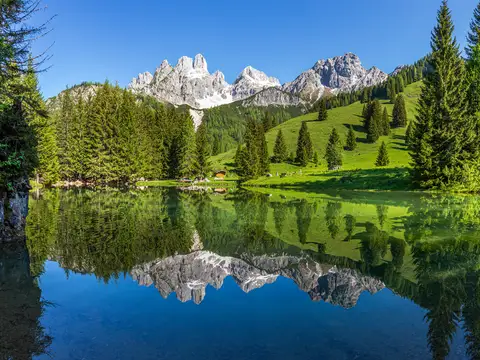 Naturschauspiel Almsee und Bischofsmütze in Filzmoos