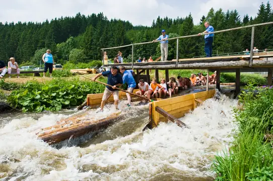 Floßfahrt auf der Wilden Rodach