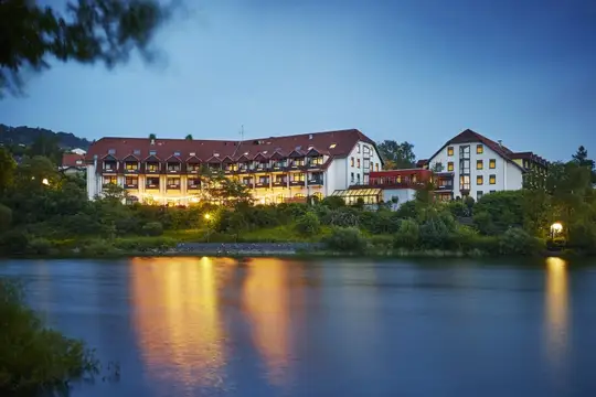 Außenansicht am Abend