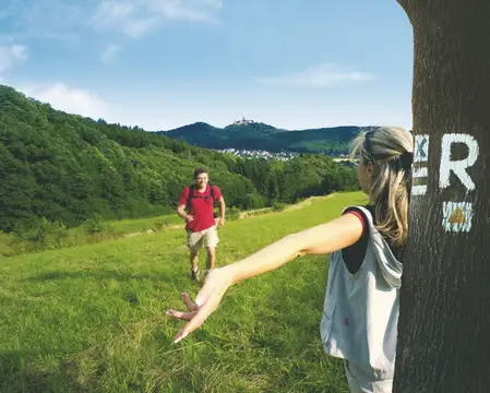 Pärchen beim Wandern