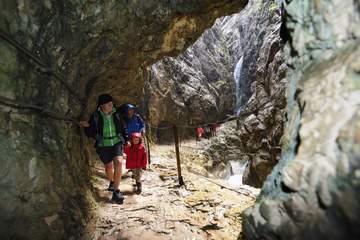 Höhlenwanderung mit der Familie