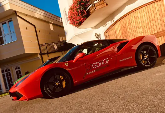 Der neue FERRARI 488 Spider zum mieten