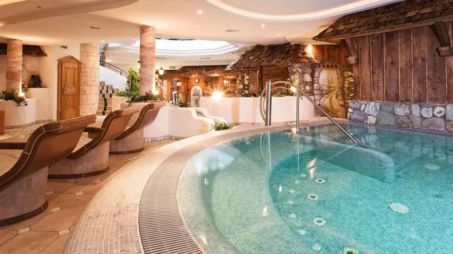 Saunadorf mit Whirlpool