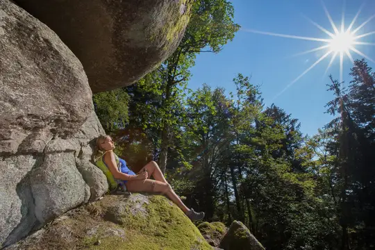 Sonnenplatz unter dem Solfelsen