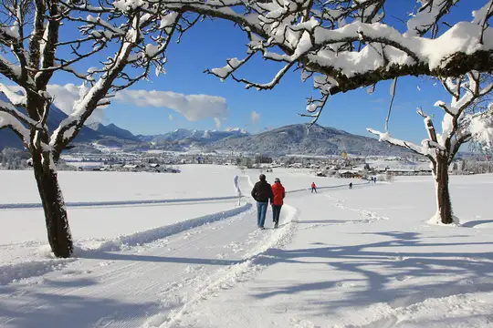 Wandererlebnis Inzell mit Blick auf die Berge