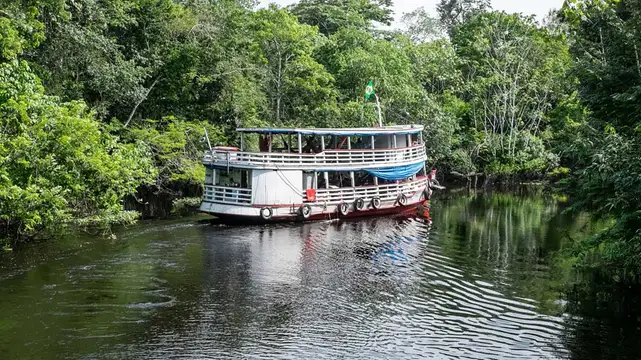Boot auf dem Amazonas