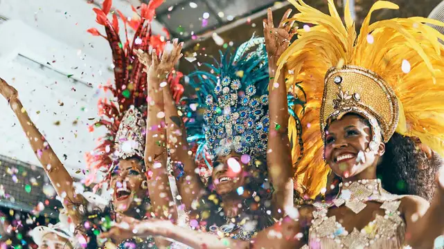 Samba Taenzerinnen auf Karneval in Rio