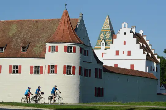 Donauradweg bei Schloss Grünau