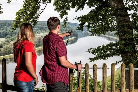 Wandern mit Ausblick auf die Donau