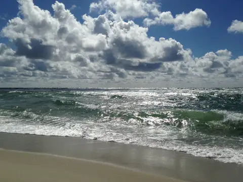 Wolken und Meer