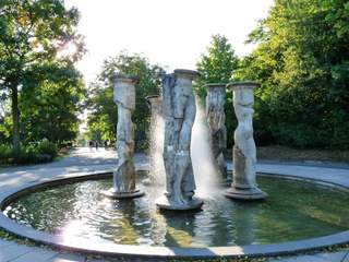 Säulenbrunnen im Kurpark