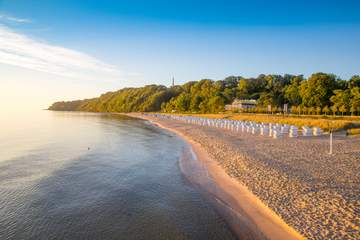 Das Morgenlicht am Göhrener Nordstrand sorgt für besinnliche Momente