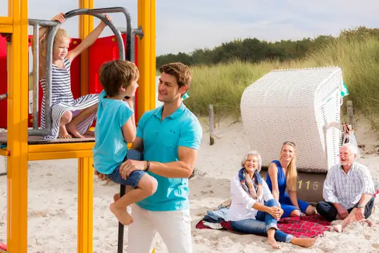 Großfamilie am Strand