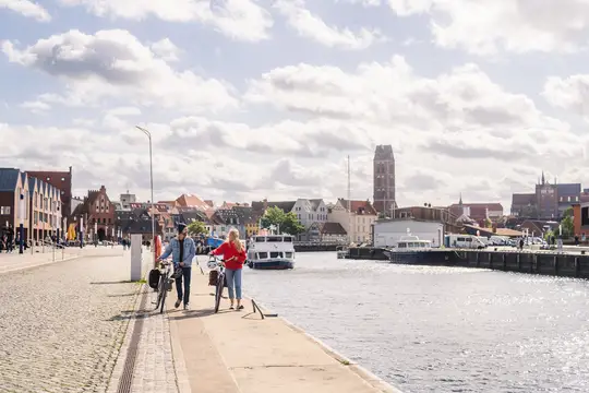 Mit dem Fahrrad durch Wismar und den alten Hafen