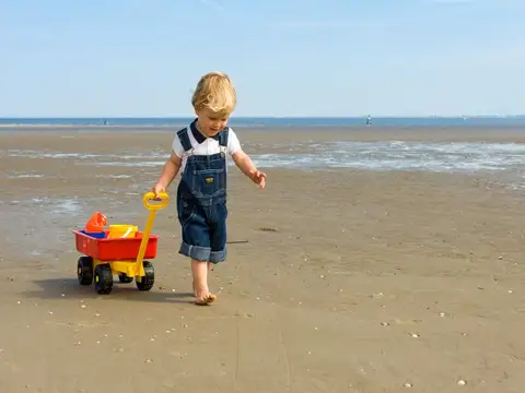 Nordseebad Otterndorf - Kind am Strand